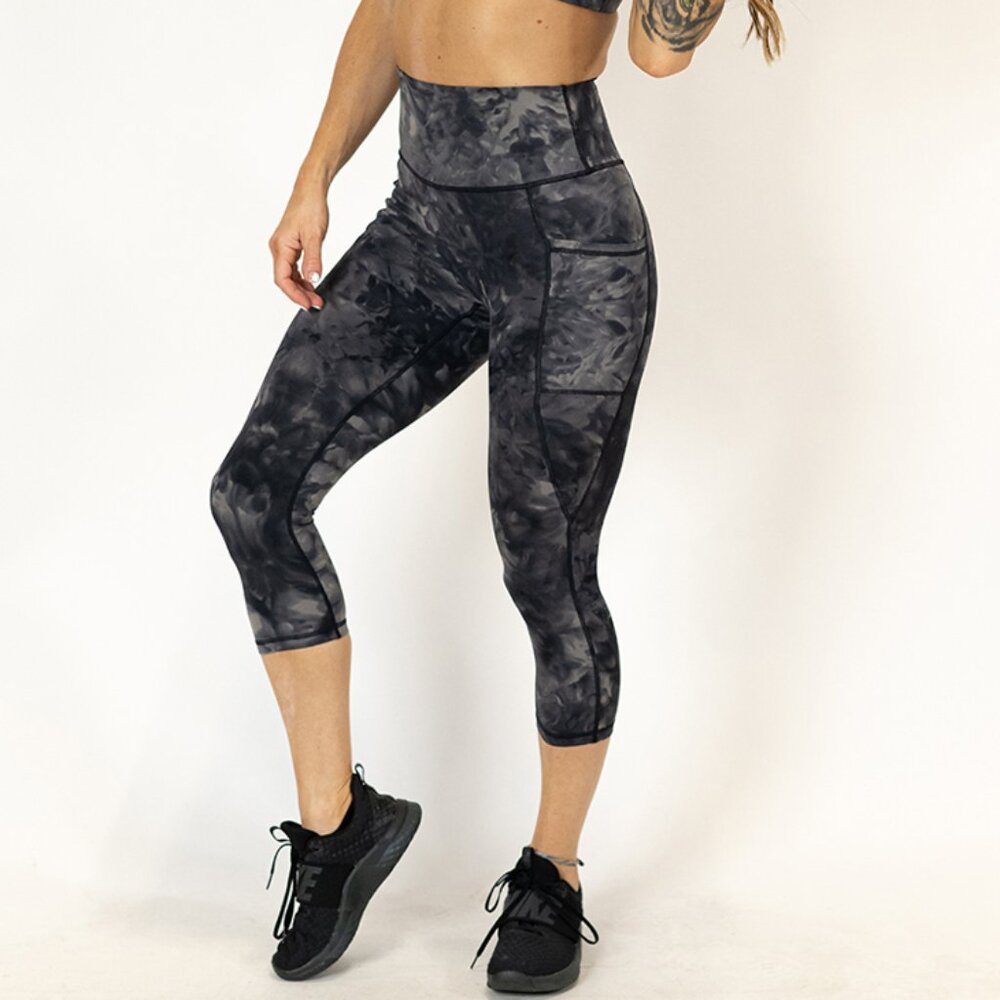 CONSTANTLY VARIED GEAR Dye Hard Charcoal Black Tye Dye Capris Leggings Large